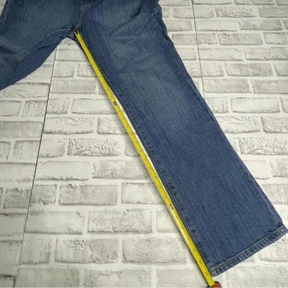 Lauren Ralph Lauren Classic Straight Jeans. Denim. Size 12. Preowned. - Picture 12 of 12